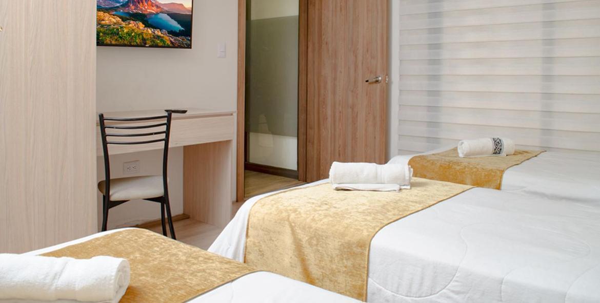 Hotel Brist0L Suites Centro Historico Куэнка Экстерьер фото