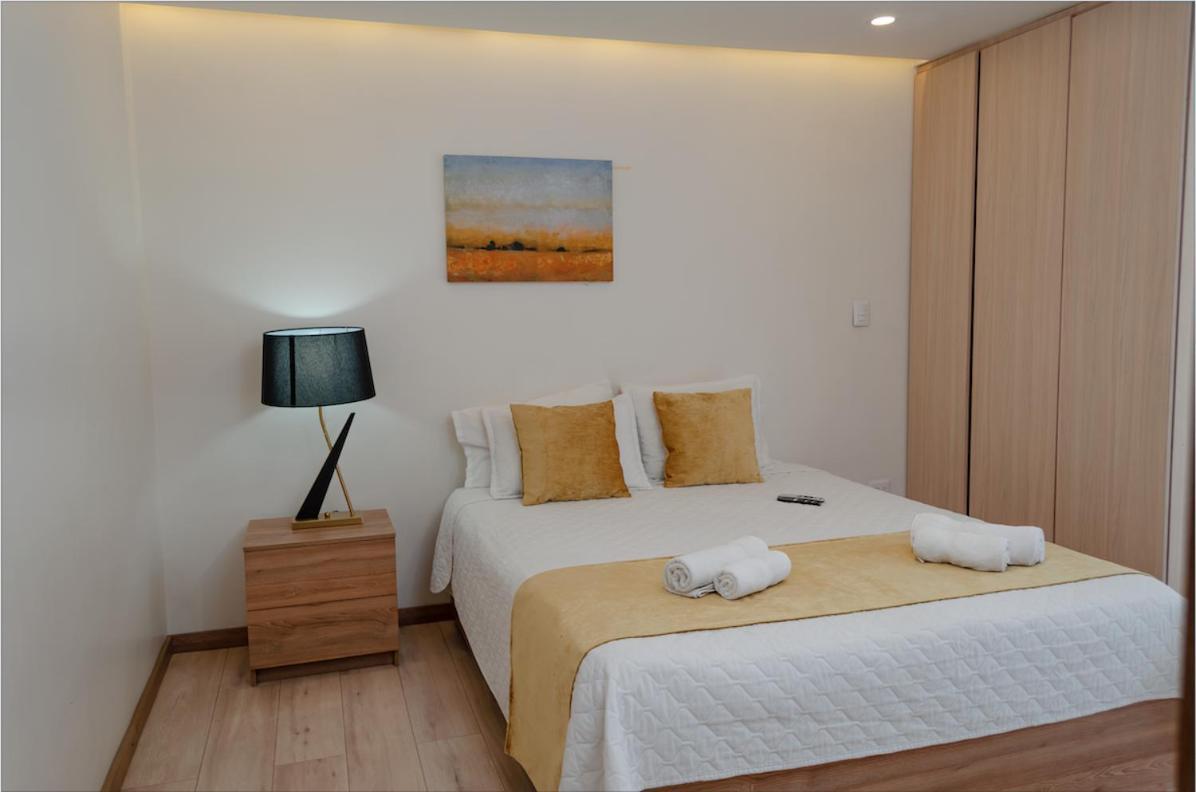 Hotel Brist0L Suites Centro Historico Куэнка Экстерьер фото