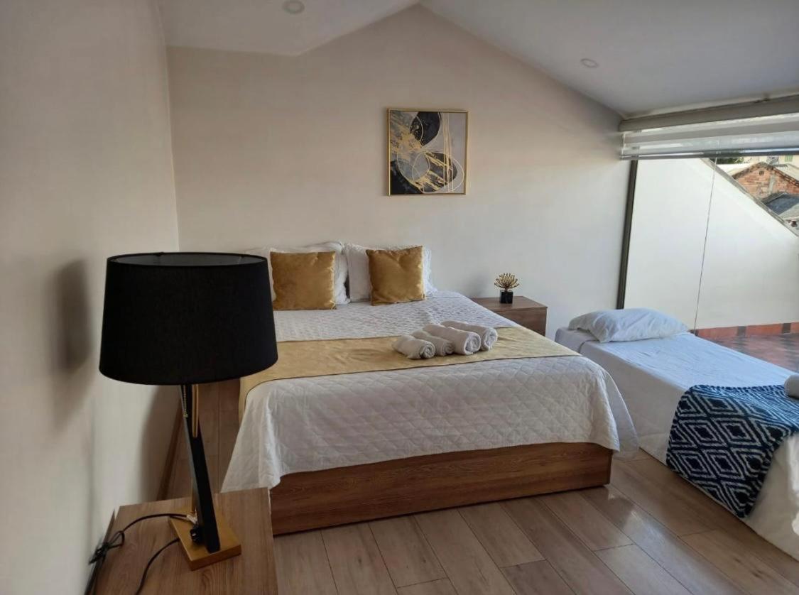 Hotel Brist0L Suites Centro Historico Куэнка Экстерьер фото