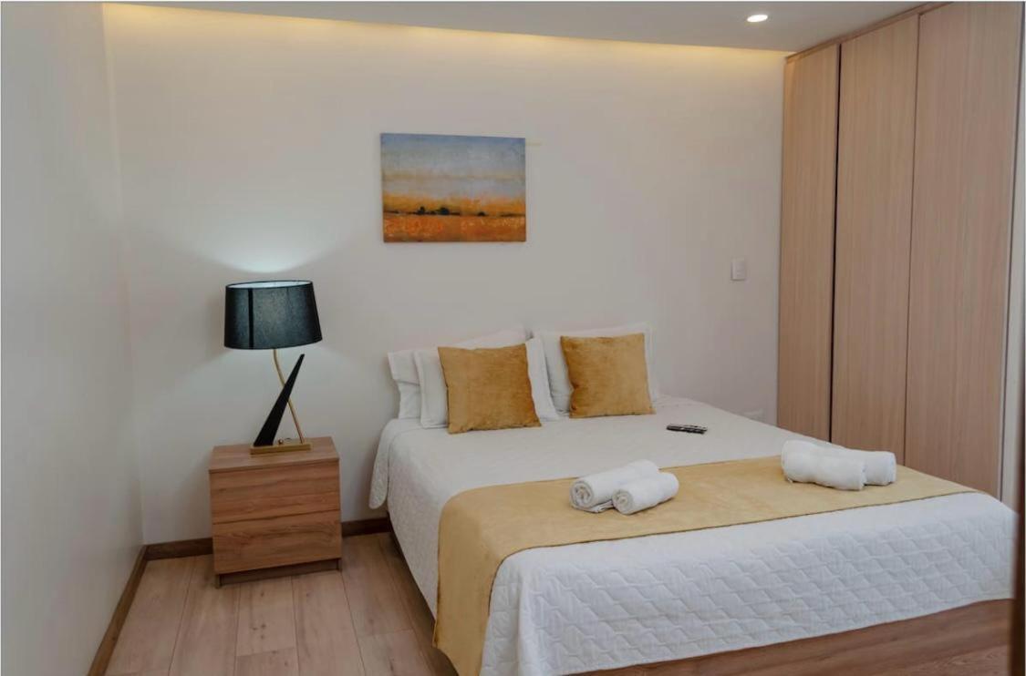 Hotel Brist0L Suites Centro Historico Куэнка Экстерьер фото
