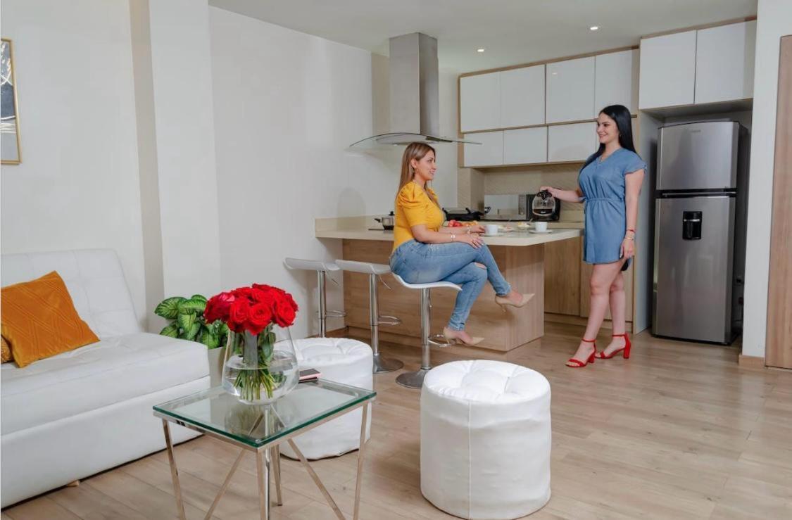 Hotel Brist0L Suites Centro Historico Куэнка Экстерьер фото