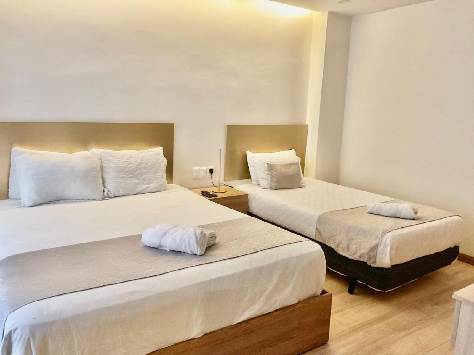 Hotel Brist0L Suites Centro Historico Куэнка Экстерьер фото