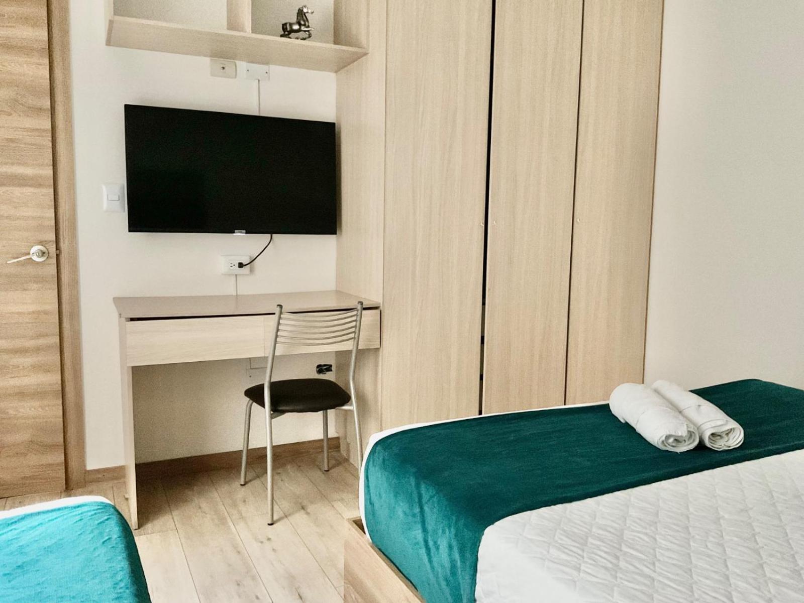 Hotel Brist0L Suites Centro Historico Куэнка Экстерьер фото