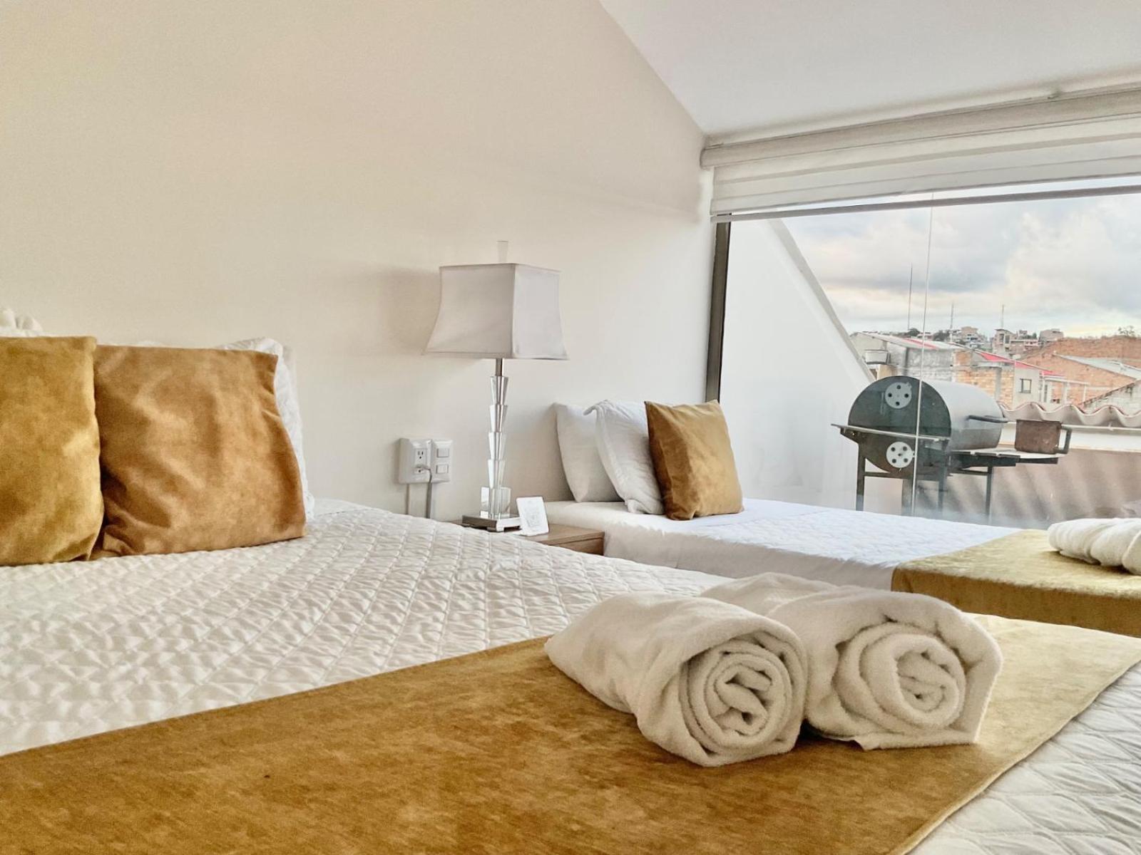 Hotel Brist0L Suites Centro Historico Куэнка Экстерьер фото