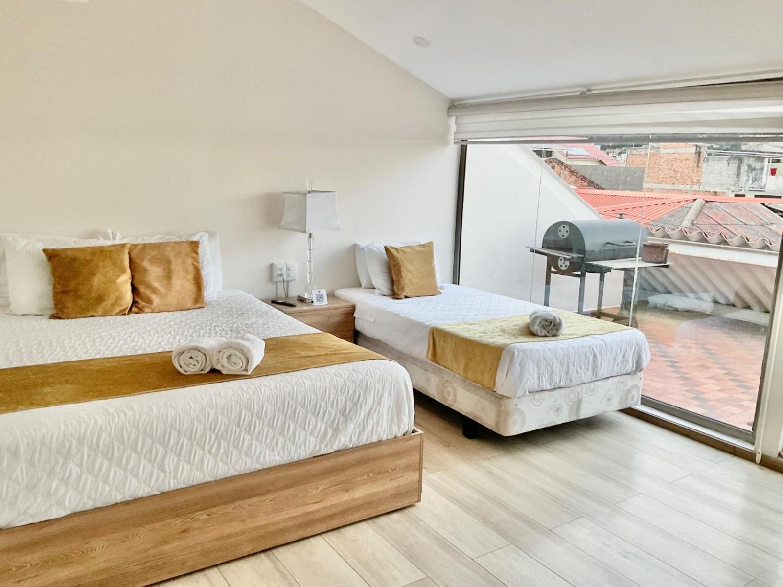 Hotel Brist0L Suites Centro Historico Куэнка Экстерьер фото