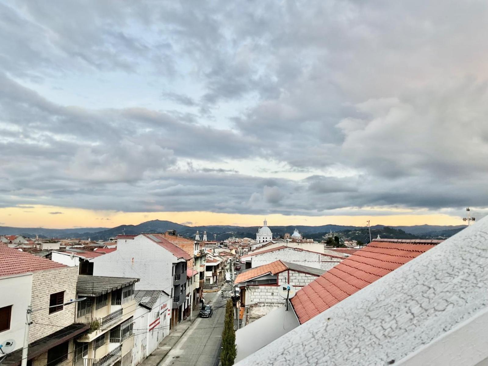 Hotel Brist0L Suites Centro Historico Куэнка Экстерьер фото