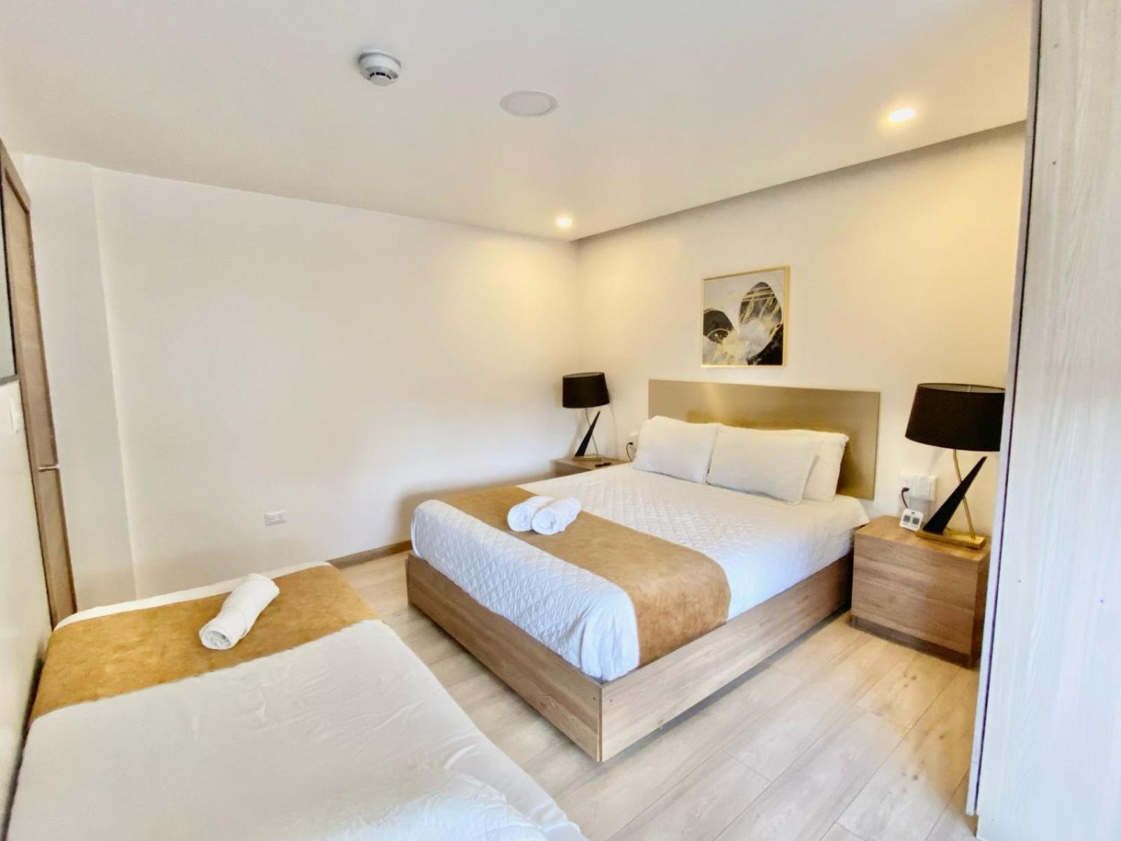 Hotel Brist0L Suites Centro Historico Куэнка Экстерьер фото