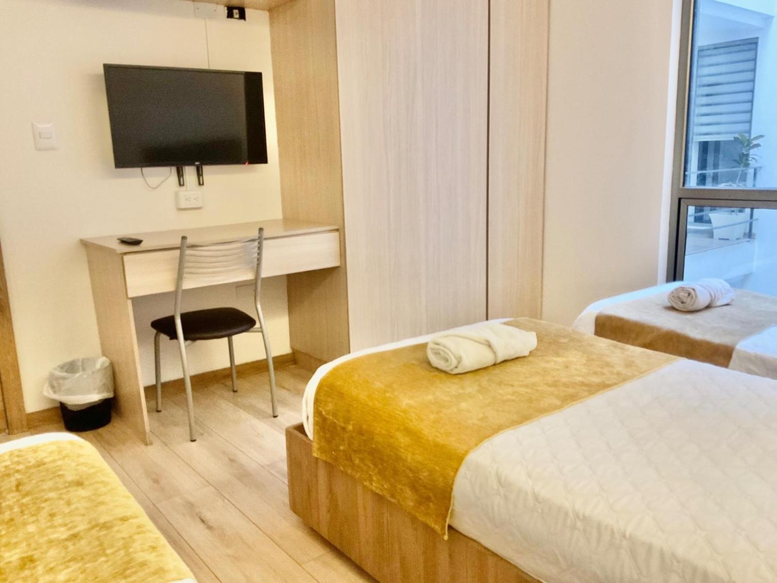 Hotel Brist0L Suites Centro Historico Куэнка Экстерьер фото